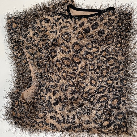 ANN TAYLOR Leopard Fuzzy/fringe sleeveless top - Picture 8 of 11